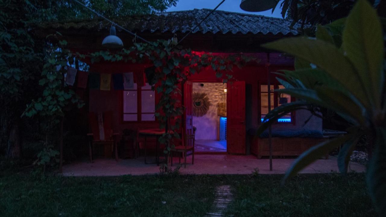 מרטווילי Karma Hostel מראה חיצוני תמונה